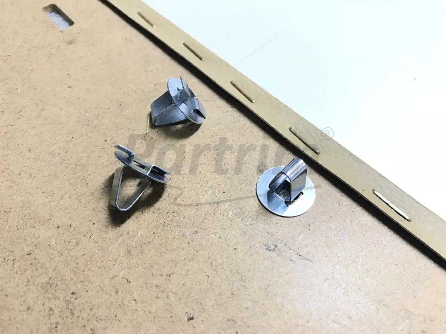 MERCEDES W115 & W114 DOOR PANEL CLIPS