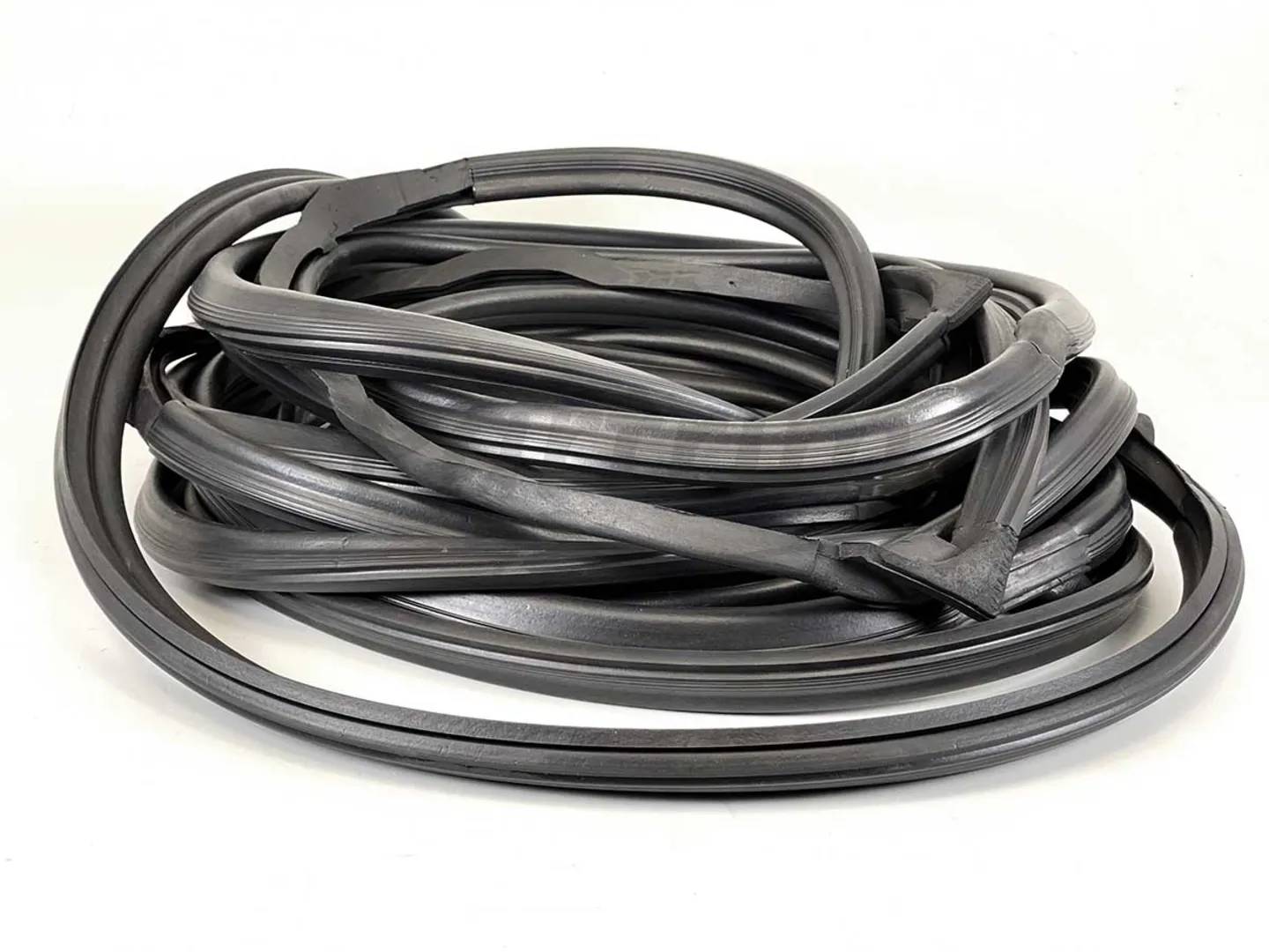 MERCEDES W124 DOOR SEAL RUBBER 4 PCS