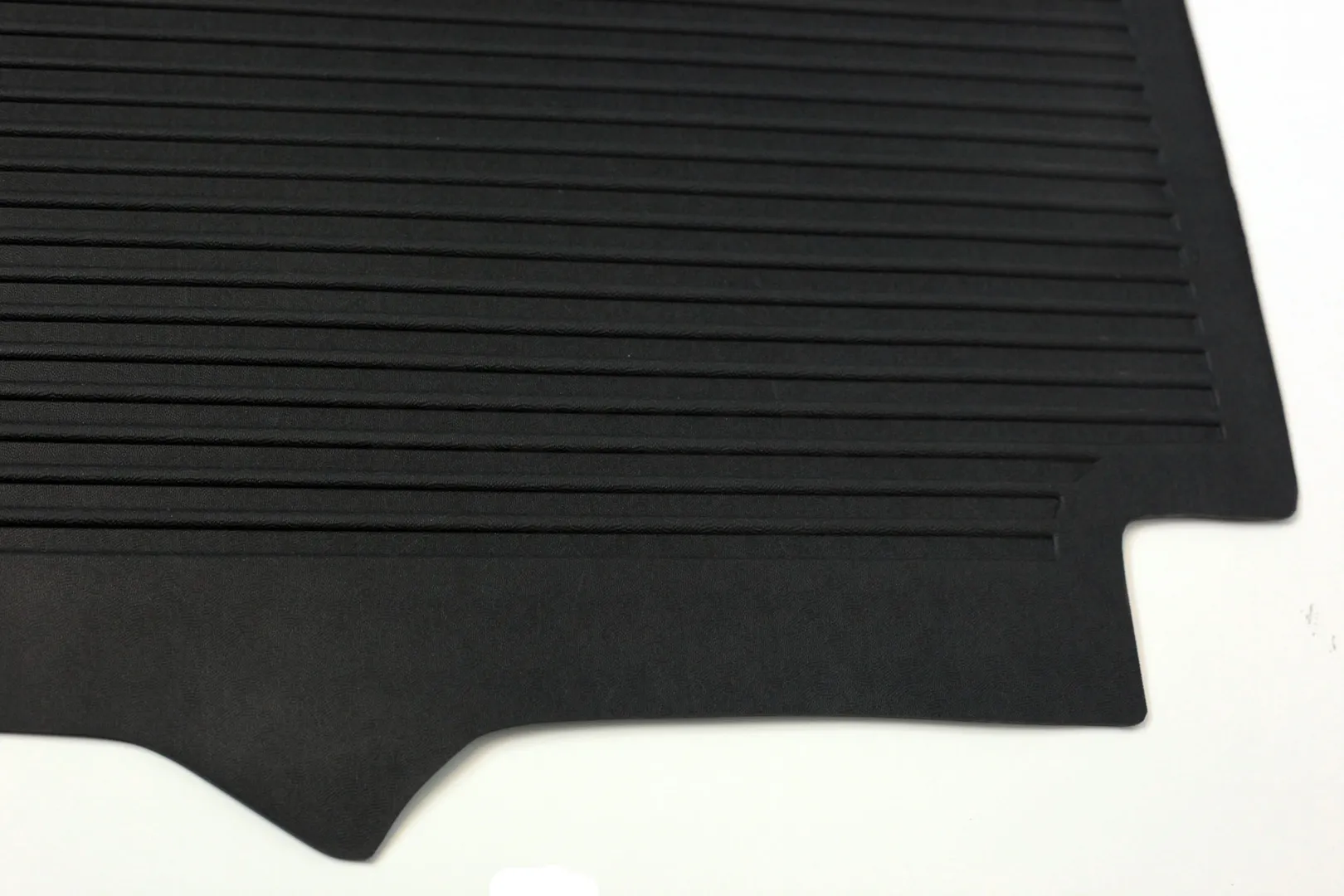 MERCEDES W123 TRUNK RUBBER