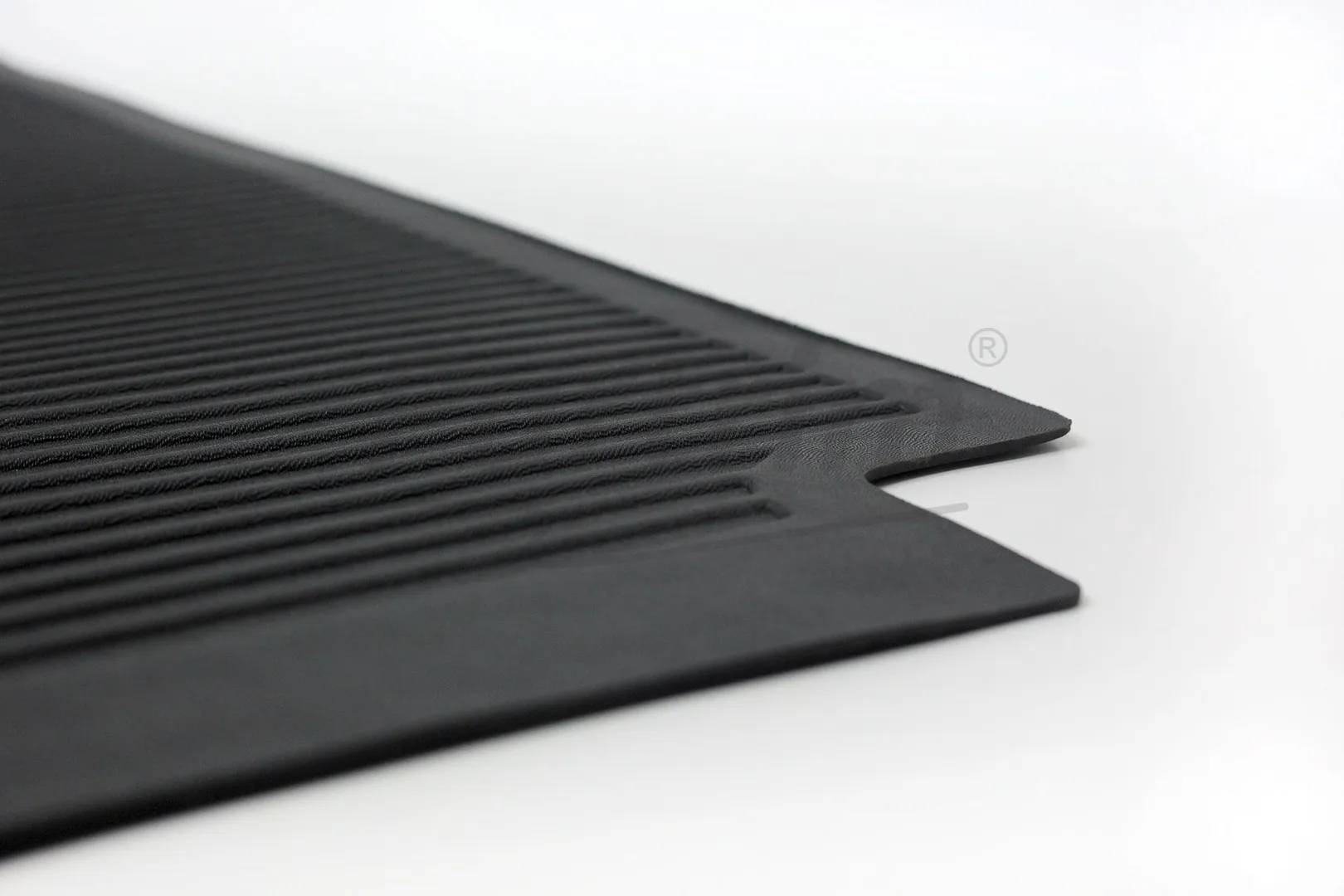 MERCEDES W123 TRUNK RUBBER