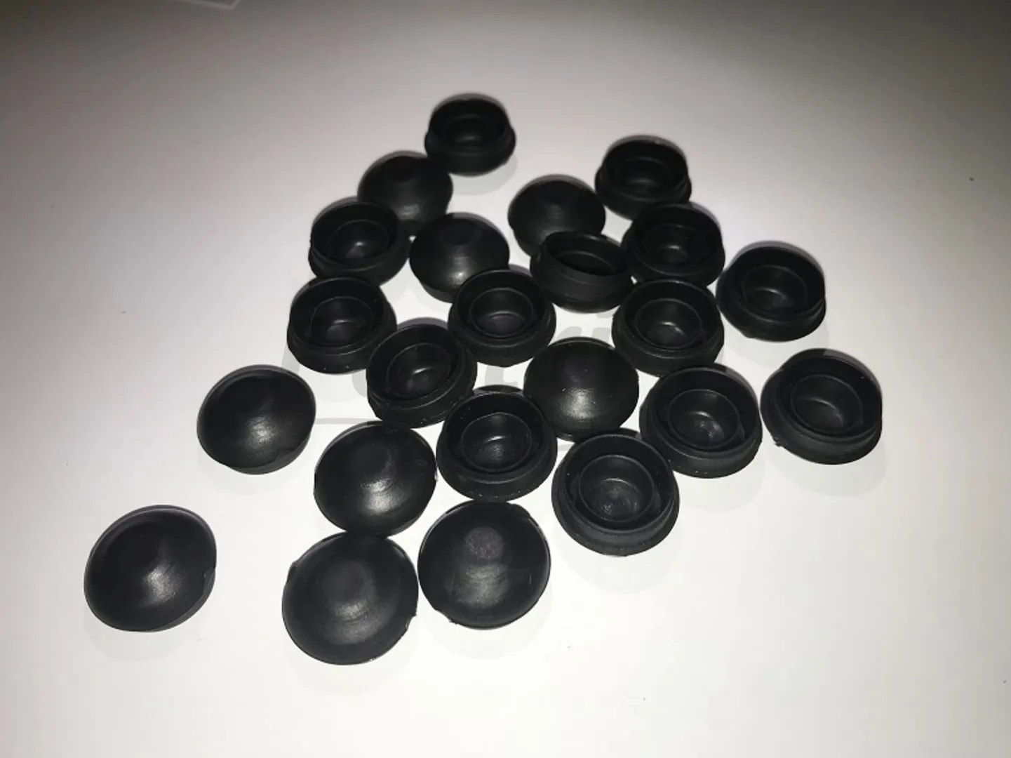VW OLD BEETLE 1200 - 1300 - 1303 WINDSHIELD WIPER SHAFT CAP 1 PCS